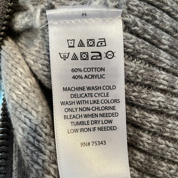 Max Studio Knit Sweater SZ M Unique Zippers in Front Gray/White - Picture 12 of 12